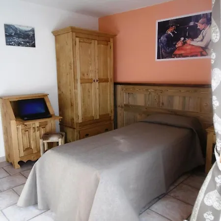 Hotel Croce Bianca